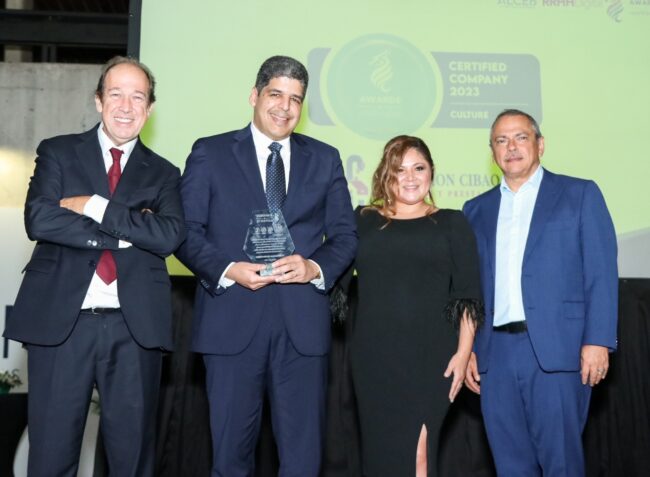 José Luis Ventura, presidente ejecutivo ACAP recibe reconocimiento