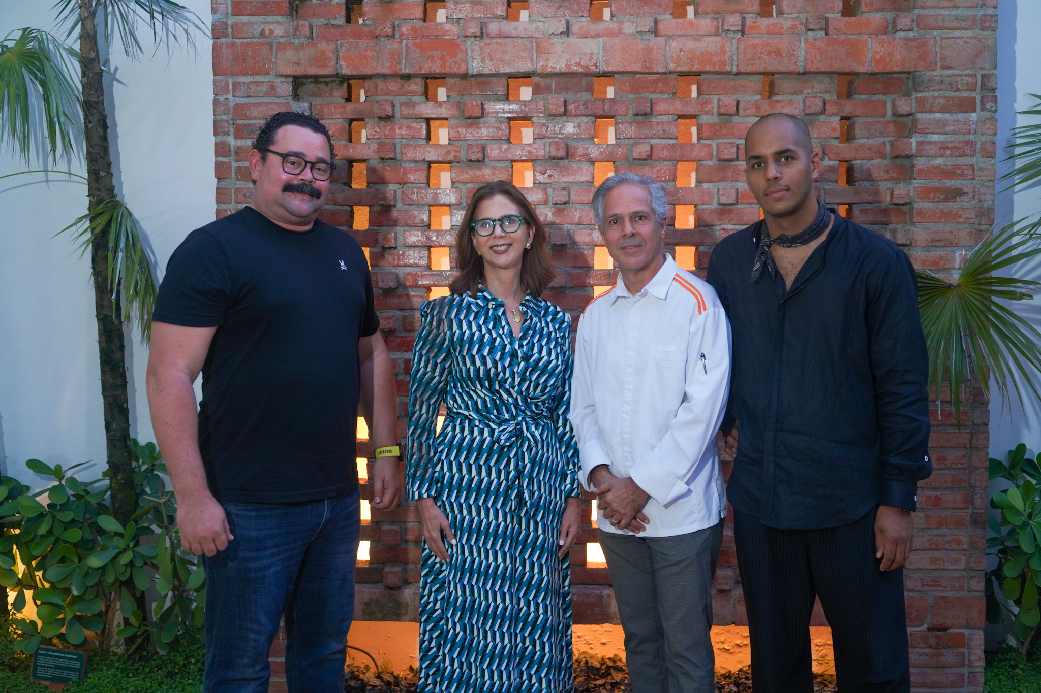 IMG8975 De izquierda a derecha, los señores Alberto Morel, Carmen Rita Cordero, Carlos Estévez y Olivier Bur.