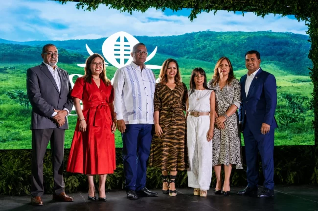 Banreservas-respalda-lanzamiento-de-Cacao-Green-Ecoluxury-proyecto-inmobiliario-de-montana-en-Juan-Adrian-2