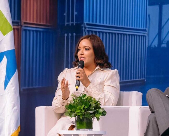 Jennifer-Troncoso-directora-ejecutiva-1014×815-1