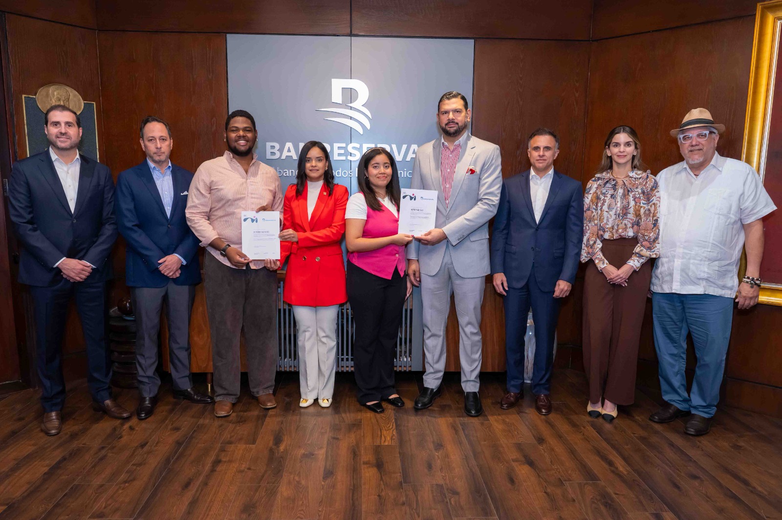 Aldo Pellicce, Ricardo Ginebra, Heribert Montás, Yubelkis Rodríguez, Astrid Abreú, Franklin Liriano, José Grateraux, Pamela Pitizia y José Guillermo Díaz.